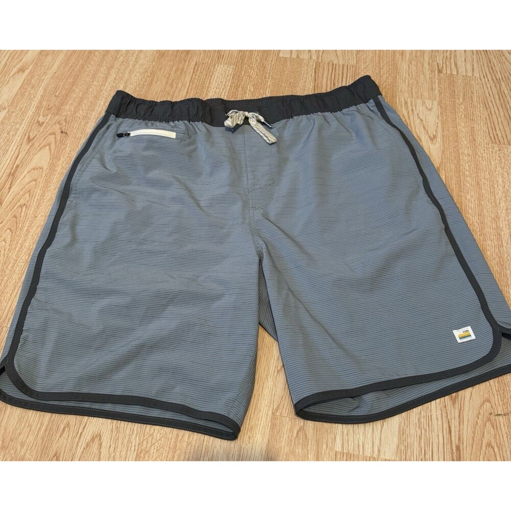 Vuori XL Gray Black Athletic Shorts Stretch Drawstring Zipper Pocket 7"
